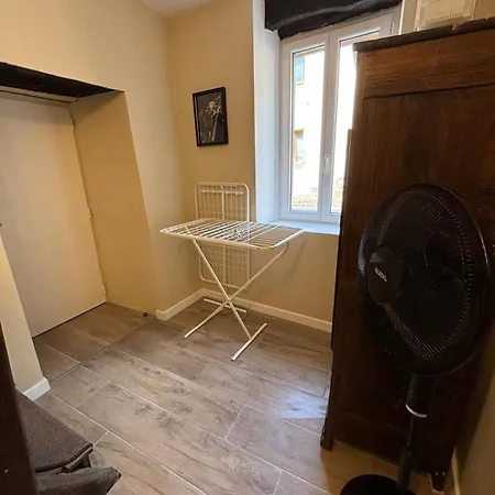 Apartament Aux 12 Instants, Imagine Ledergues